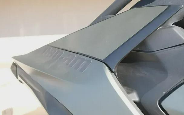 2026 CAN-AM MAVERICK R MAX X RC WITH SMARTSHOX 999T DCT