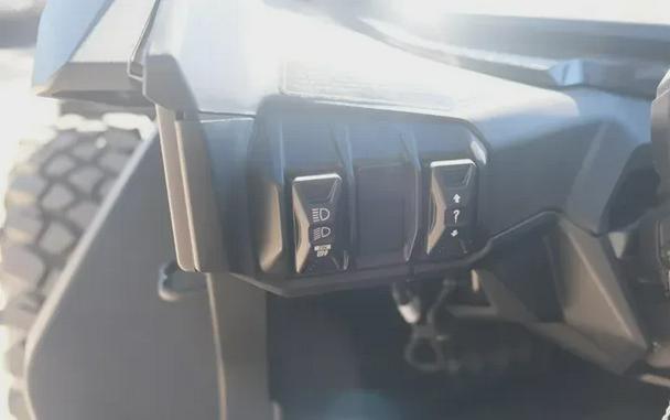 2026 CAN-AM MAVERICK R MAX X RC WITH SMARTSHOX 999T DCT