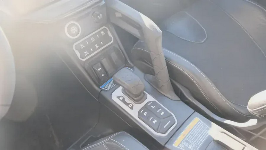 2026 CAN-AM MAVERICK R MAX X RC WITH SMARTSHOX 999T DCT