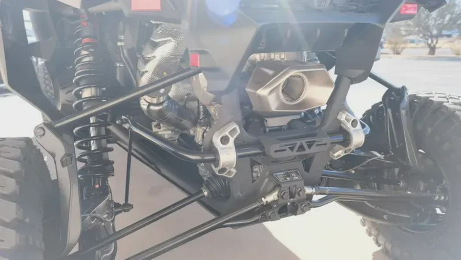 2026 CAN-AM MAVERICK R MAX X RC WITH SMARTSHOX 999T DCT