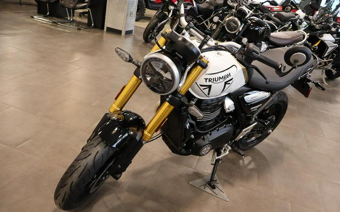 2026 Triumph Speed 400 Pearl Metallic White/Phantom Black