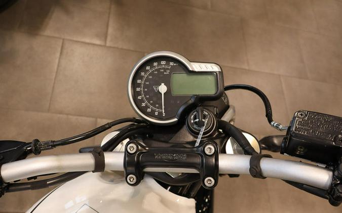 2026 Triumph Speed 400 Pearl Metallic White/Phantom Black