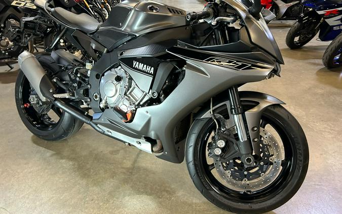 2016 Yamaha YZF-R1S