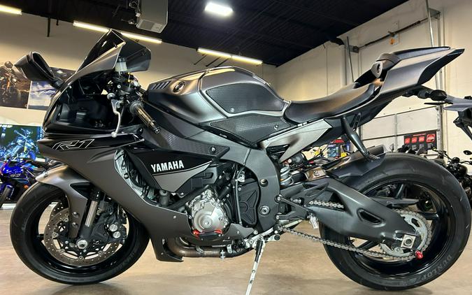 2016 Yamaha YZF-R1S