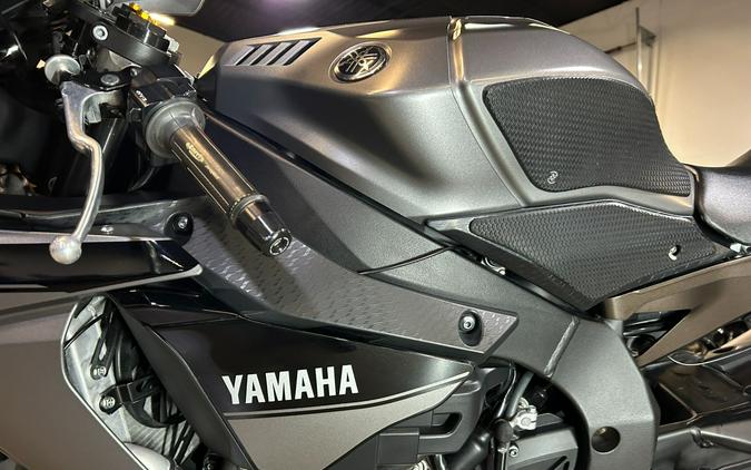 2016 Yamaha YZF-R1S