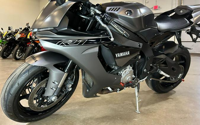 2016 Yamaha YZF-R1S