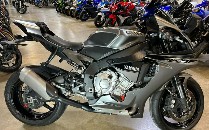 2016 Yamaha YZF-R1S