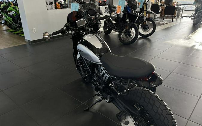 2024 Ducati Scrambler Icon (2G) Black