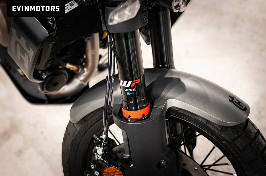 2024 Husqvarna Motorcycles SVARTPILEN 401