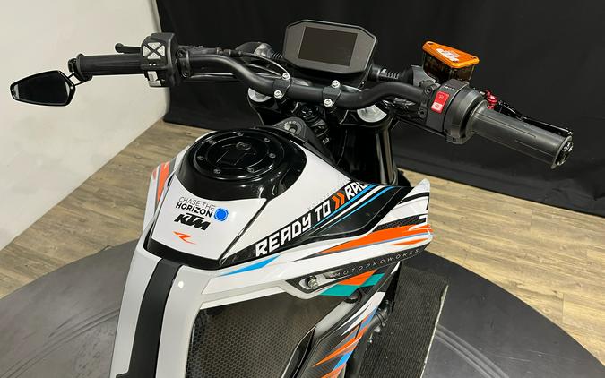 2023 KTM 790 Duke