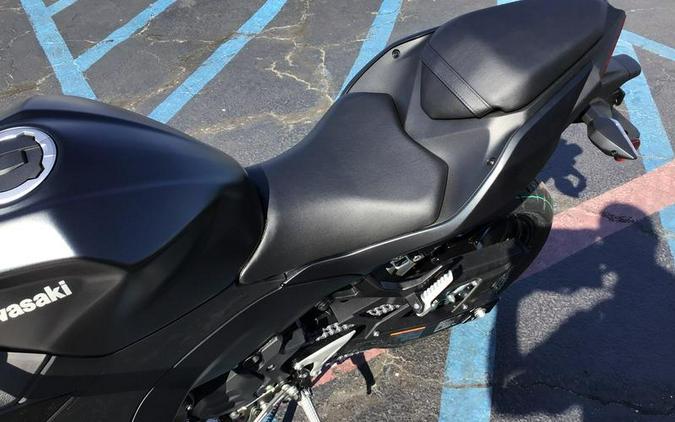 2026 Kawasaki Ninja® 500 Metallic Flat Spark Black