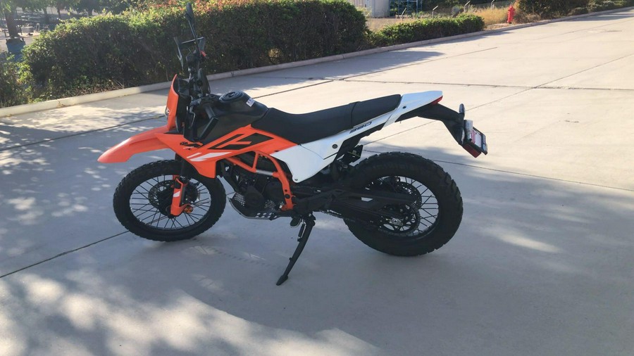 2026 KTM 390 ENDURO R