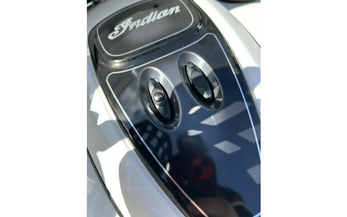 2017 Indian Motorcycle CHFTN LTD, PEARL WHITE SMOKE, 49ST Limited