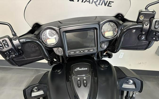 2021 Indian Roadmaster Dark Horse Thunder Black Smoke