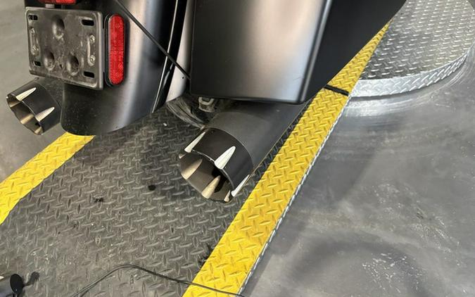 2021 Indian Roadmaster Dark Horse Thunder Black Smoke