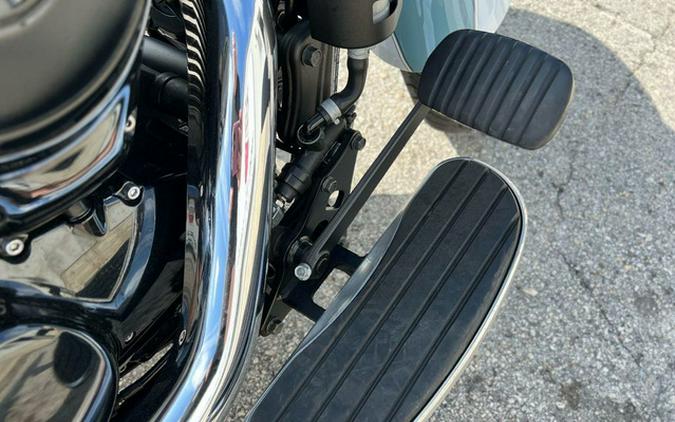 2020 Kawasaki Vulcan 900 Classic