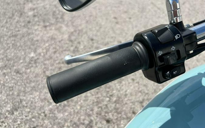 2020 Kawasaki Vulcan 900 Classic