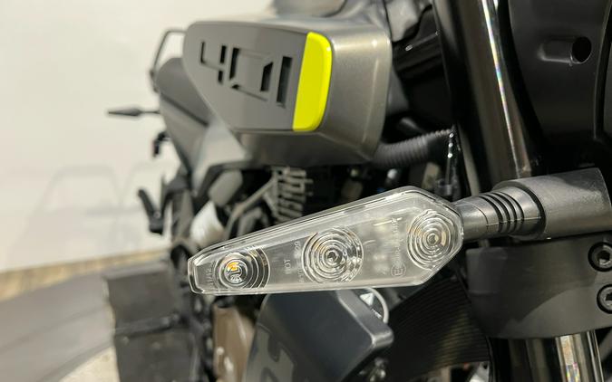 2024 Husqvarna Svartpilen 401