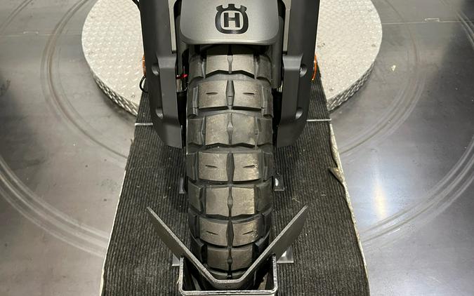 2024 Husqvarna Svartpilen 401