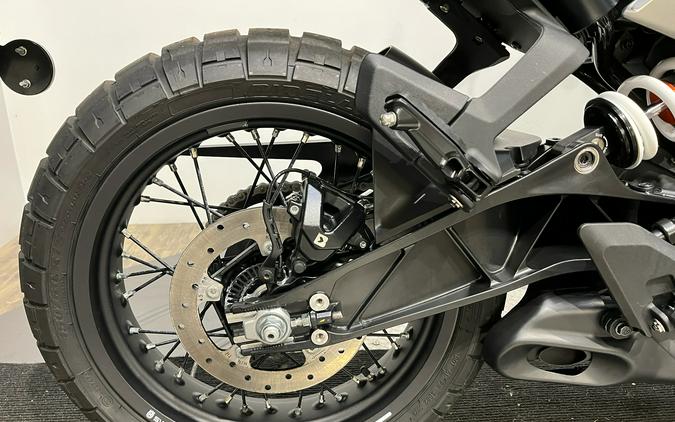 2024 Husqvarna Svartpilen 401