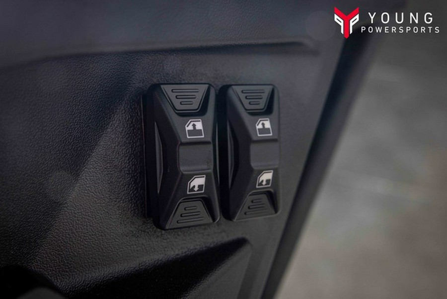 2026 Can-Am Defender MAX Limited HD11