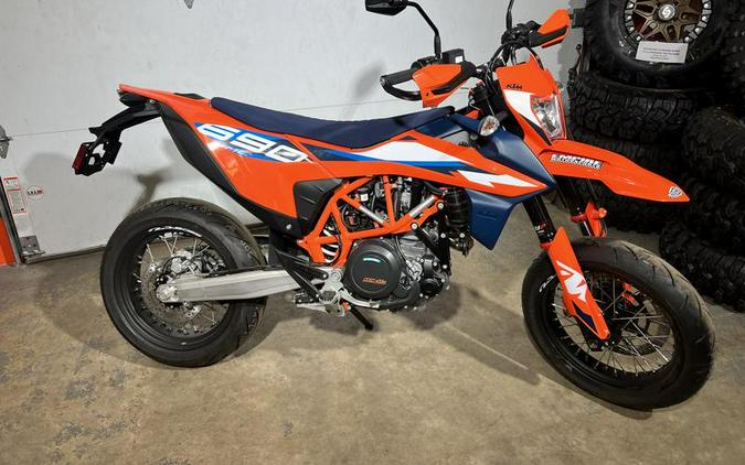 2024 KTM 690 SMC R