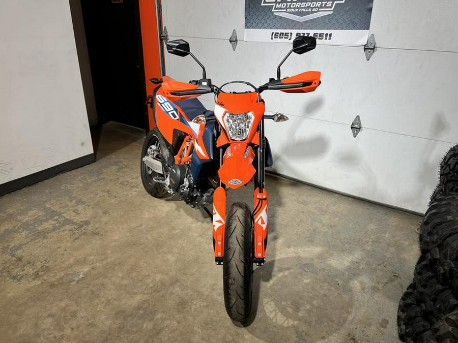 2024 KTM 690 SMC R