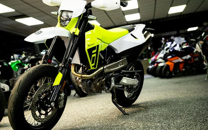 2026 Husqvarna Supermoto 701