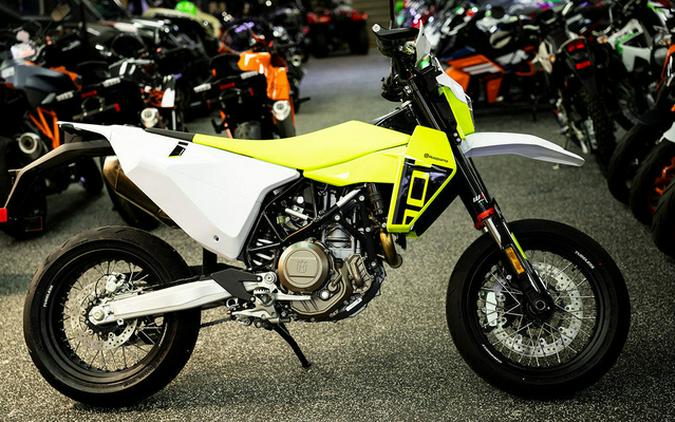 2026 Husqvarna Supermoto 701