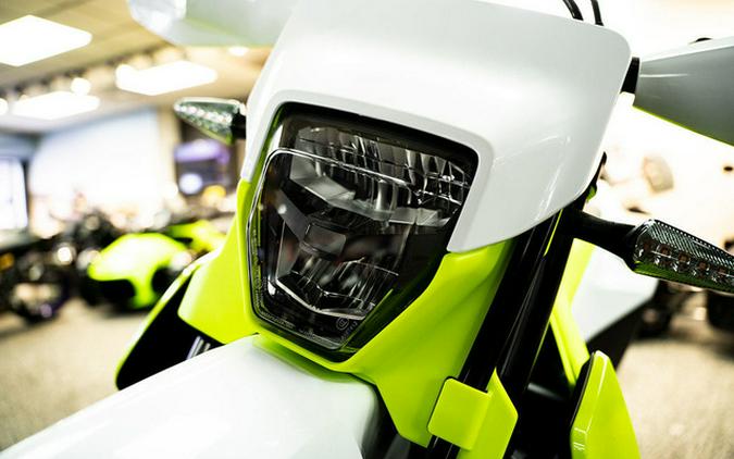 2026 Husqvarna Supermoto 701