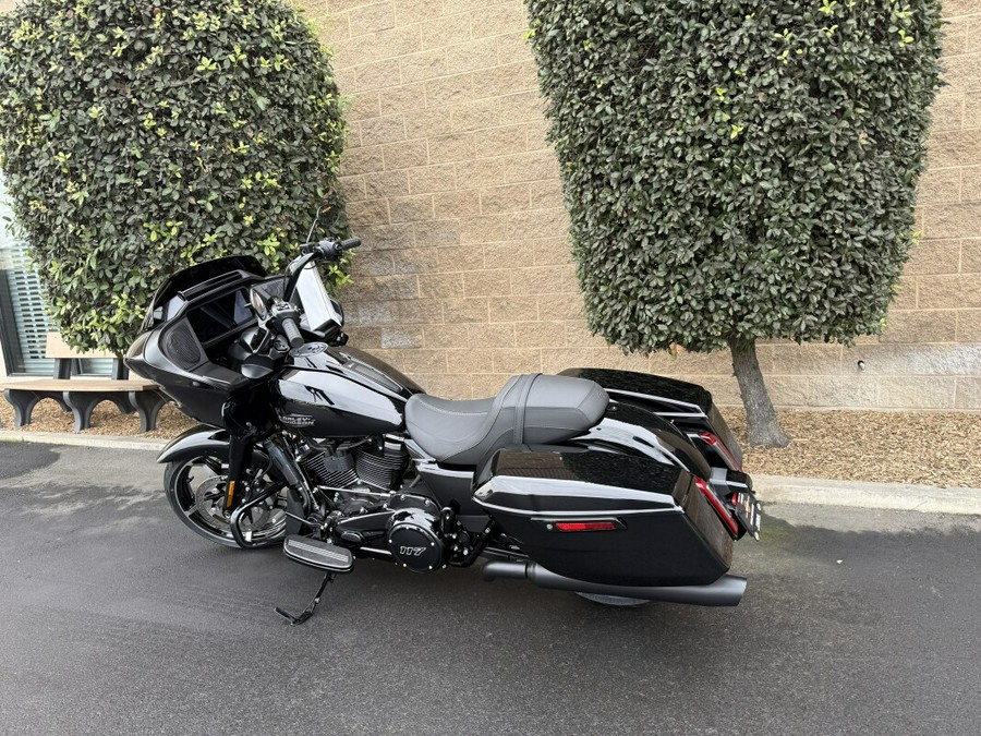 FLTRX 2025 Road Glide™