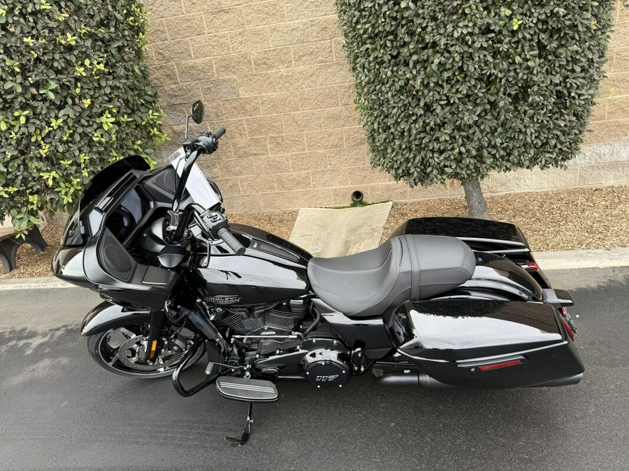 FLTRX 2025 Road Glide™