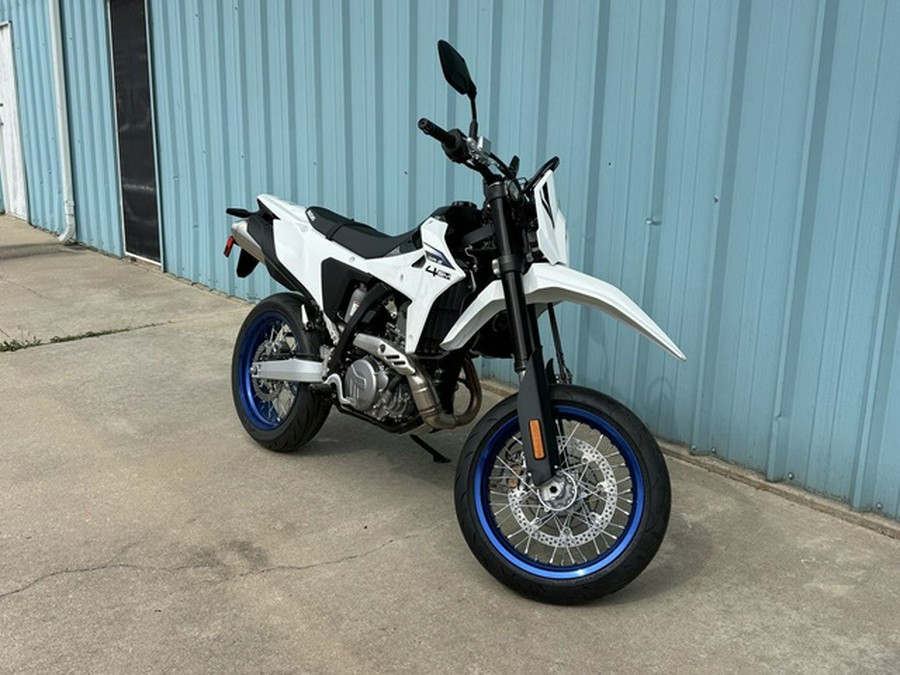 2025 Suzuki DR-Z 4SM