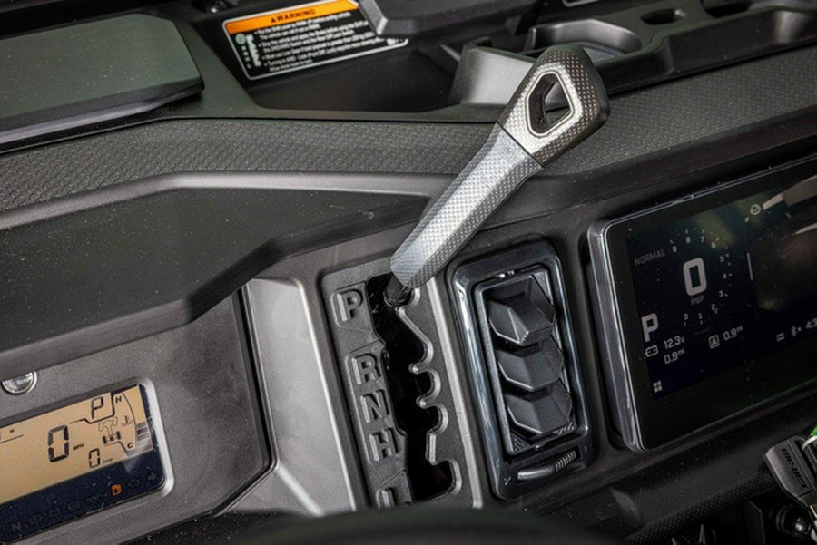 2026 Can-Am Defender MAX Limited HD11 Desert Tan & Carbon Blac