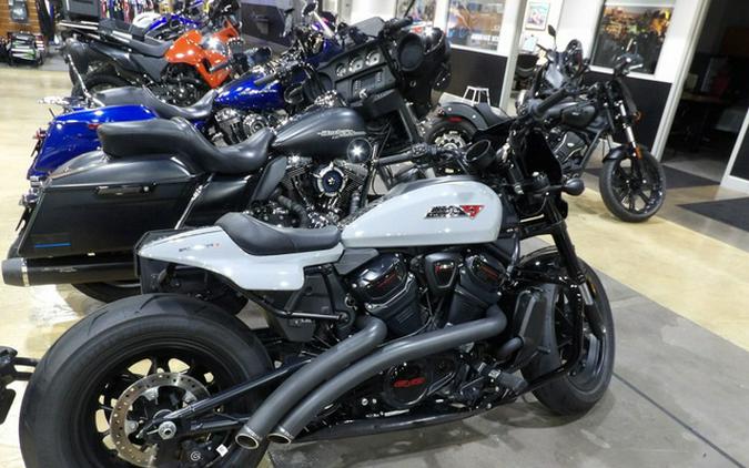 2025 Indian Scout Classic Limited Black Metallic
