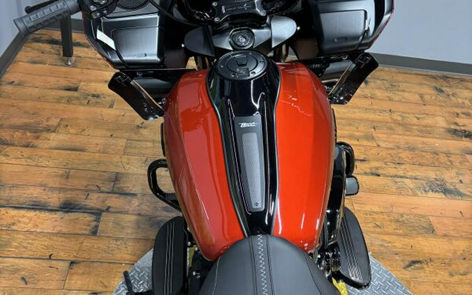 2025 Harley-Davidson® Road Glide™ WHSKEY FIRSTORM/BLACK TRIM