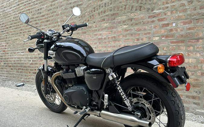 2022 Triumph Bonneville T100 Black
