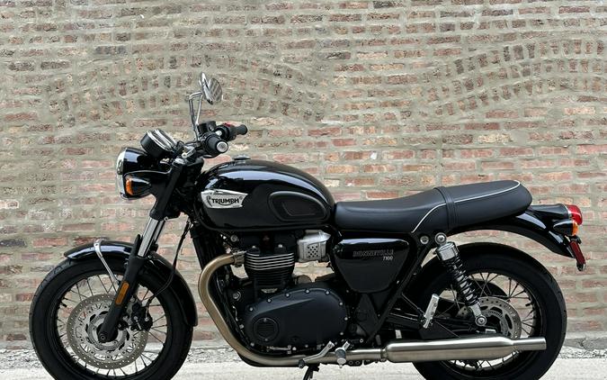 2022 Triumph Bonneville T100 Black