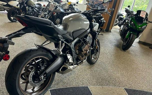 2025 Honda CB650R E-Clutch