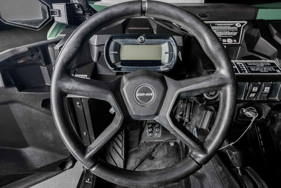 2022 Can-Am Commander MAX DPS