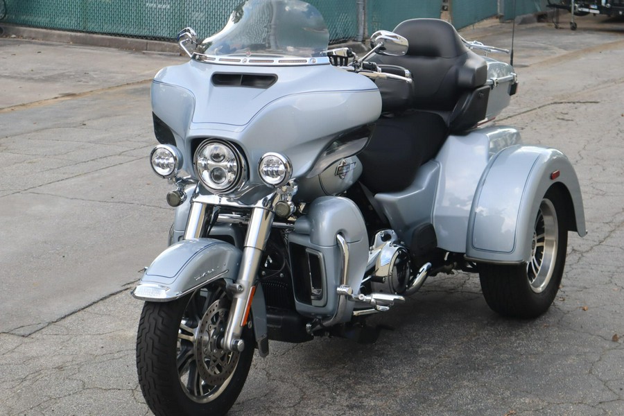 2023 Harley-Davidson Tri Glide Ultra FLHTCUTG
