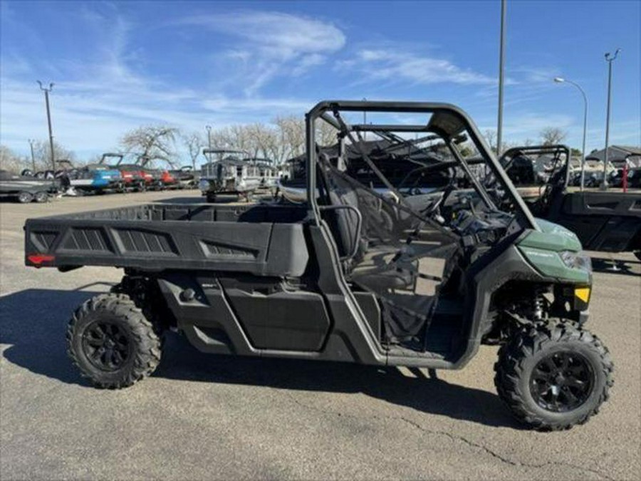 2023 Can-Am® Defender PRO DPS