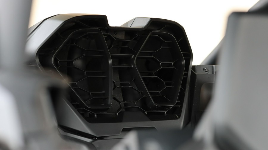 2026 CAN-AM MAVERICK R MAX X WITH SMARTSHOX 999T DCT