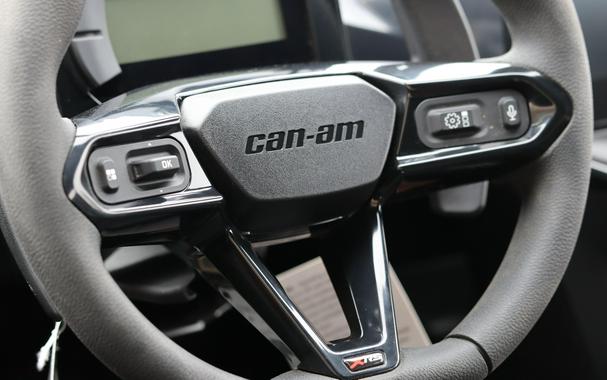 2026 CAN-AM MAVERICK R MAX X WITH SMARTSHOX 999T DCT