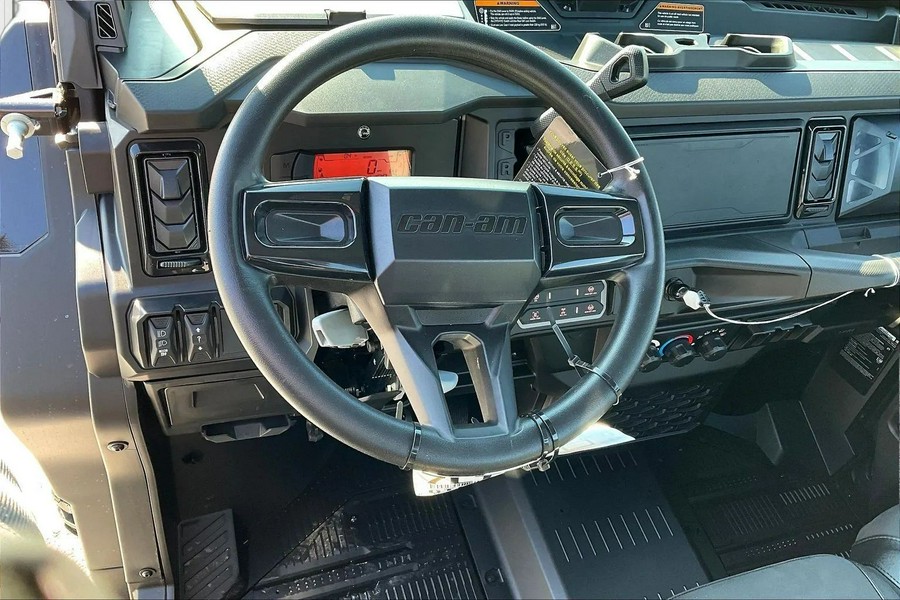 2026 Can-Am Defender Limited HD11