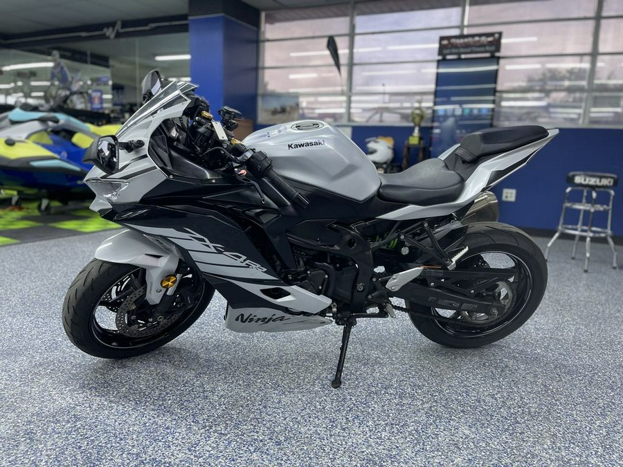 2025 Kawasaki NINJA® ZX™-4RR ABS