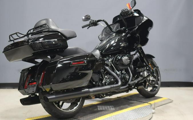 2024 Harley-Davidson Road Glide Vivid Black - Black Finish