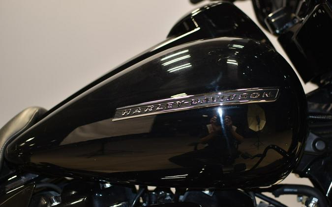 2018 Harley-Davidson Street Glide Special FLHXS