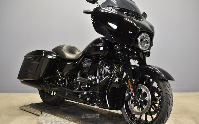 2018 Harley-Davidson Street Glide Special FLHXS
