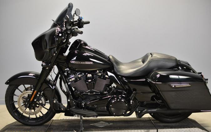 2018 Harley-Davidson Street Glide Special FLHXS